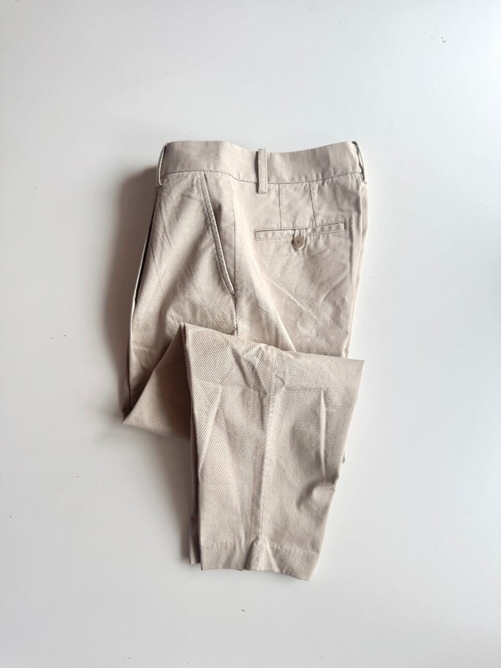 ARITZIA Carrot Beige Khaki Cotton Chino Mid Rise Carrot Trousers Pants, Size 4